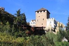 RS Eppan Herbst Schloss Korb